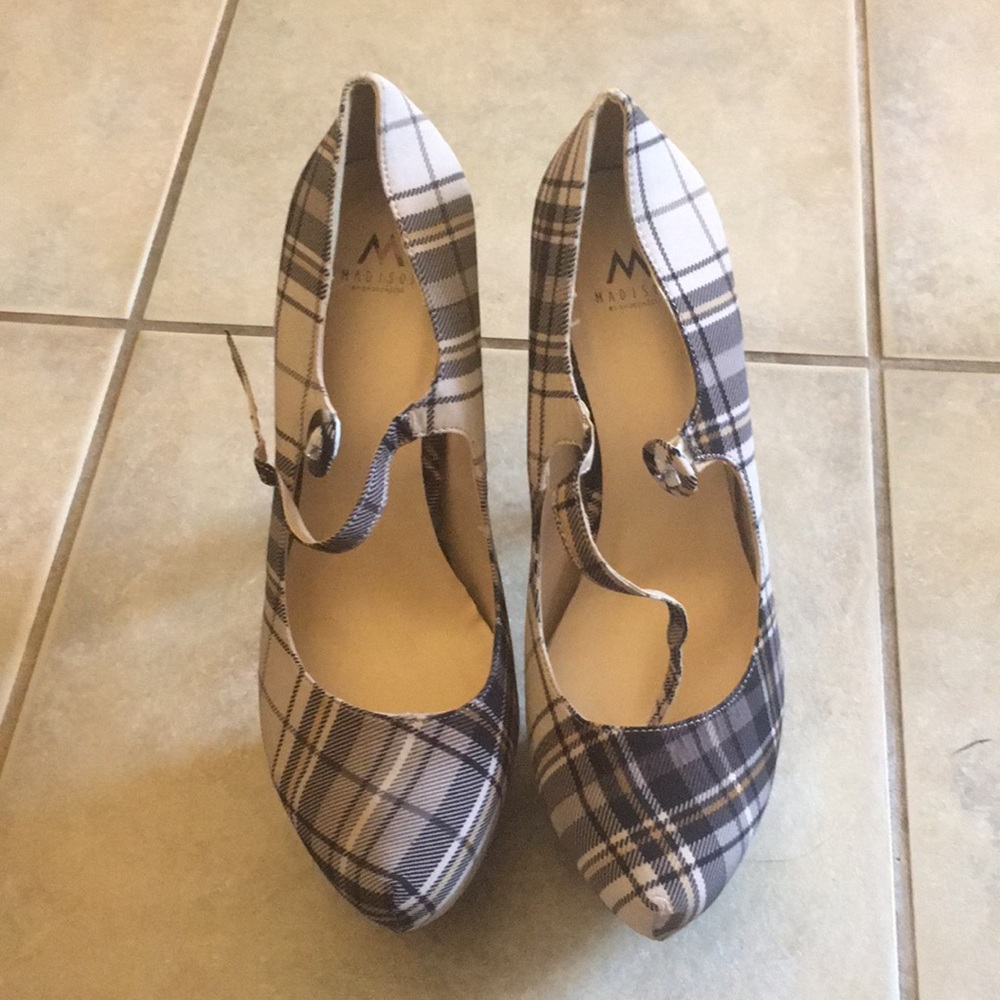 Madison by Shoedazzle Sol heels